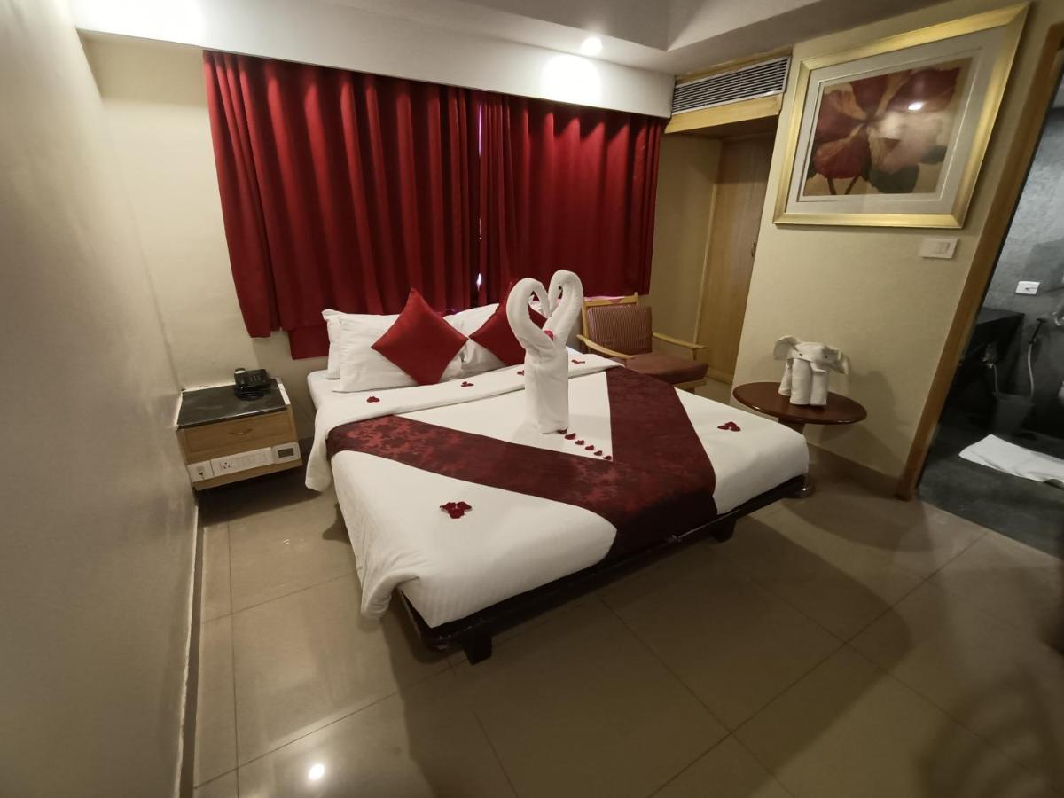 Savera Hotel Chennai Esterno foto