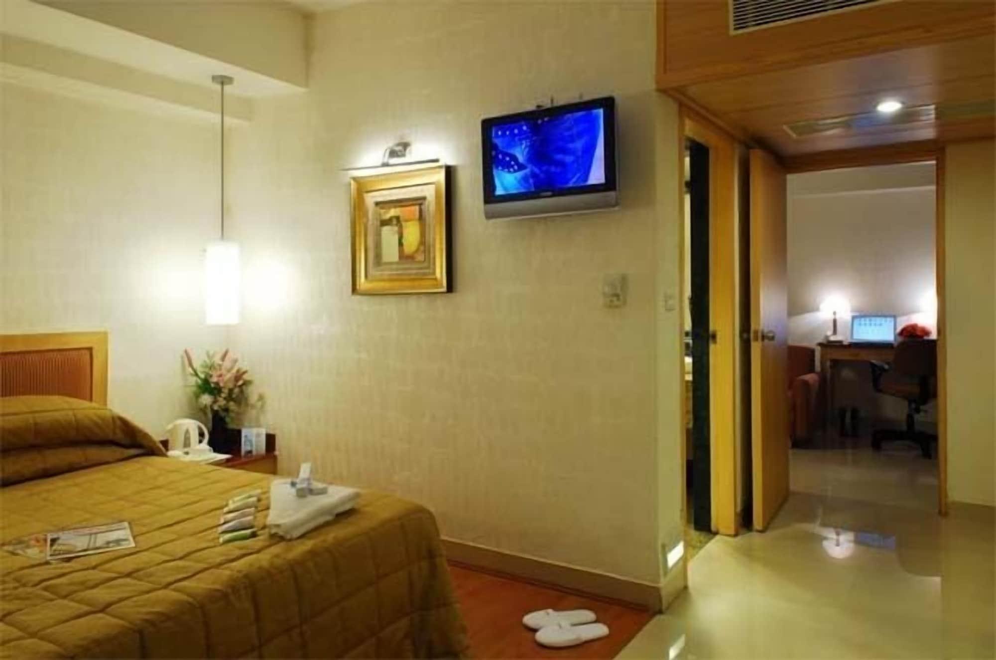 Savera Hotel Chennai Esterno foto
