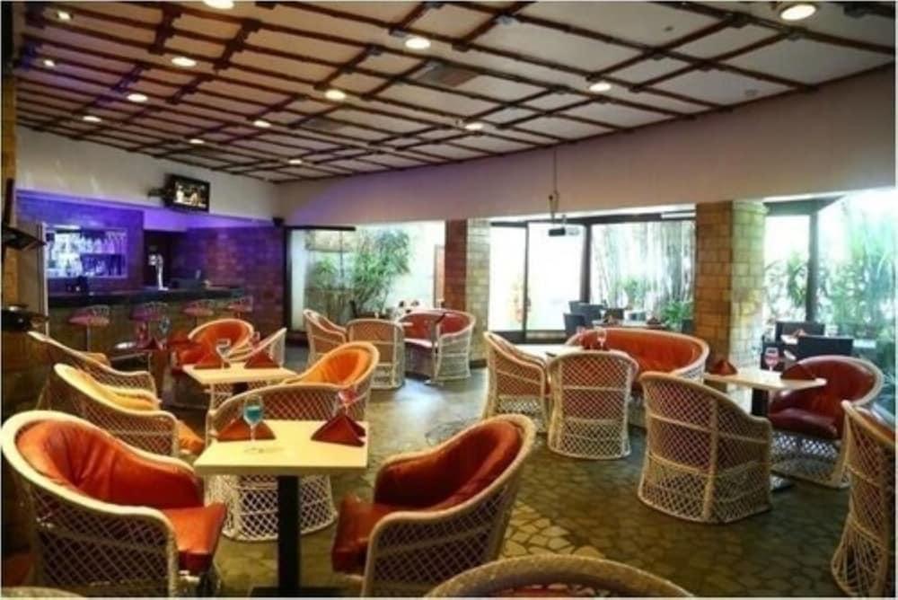 Savera Hotel Chennai Esterno foto