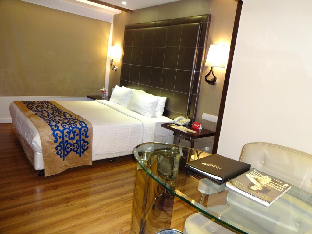 Savera Hotel Chennai Esterno foto